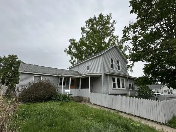 2905 PERSHING BLVD, Clinton, IA 52732