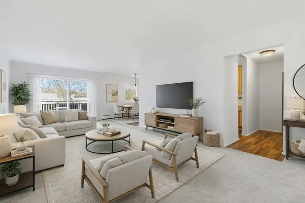 2620 N Windsor DR #204, Arlington Heights, IL 60004
