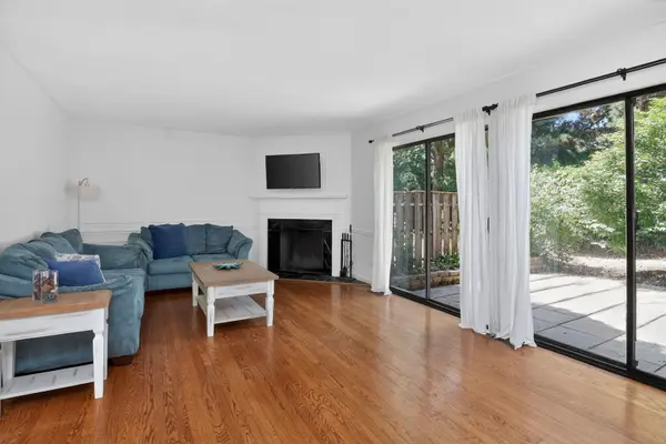 2S742 AVENUE ORLEANS, Oak Brook, IL 60523