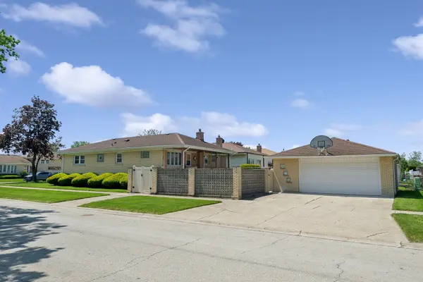 8600 W Ainslie ST, Norridge, IL 60706