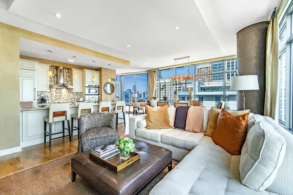 100 E 14TH ST #2201, Chicago, IL 60605