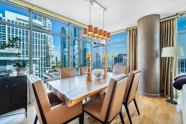 100 E 14TH ST #2201, Chicago, IL 60605