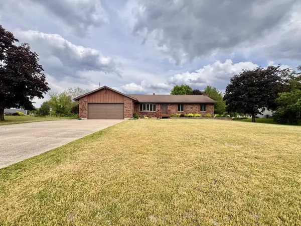758 Marine DR, Dixon, IL 61021