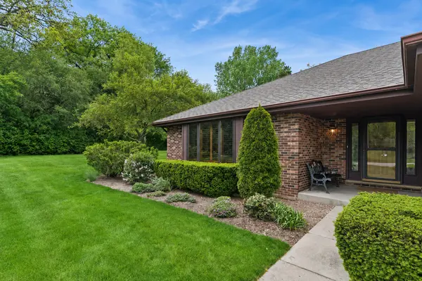 707 Chelsey CT #707, Gurnee, IL 60031