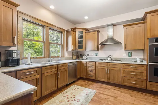 1021 N Sheridan RD, Waukegan, IL 60085