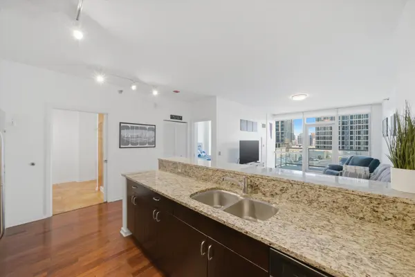 123 S Green ST #702B, Chicago, IL 60607