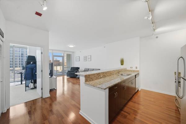 123 S Green ST #702B, Chicago, IL 60607