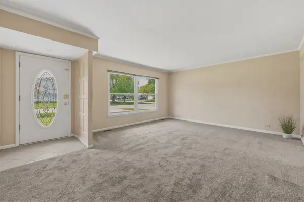 356 Banbury AVE, Elk Grove Village, IL 60007