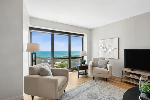 130 N Garland CT #2305, Chicago, IL 60602