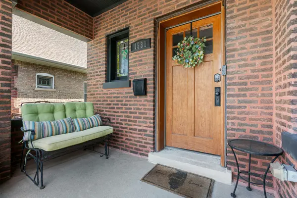 1931 East AVE, Berwyn, IL 60402