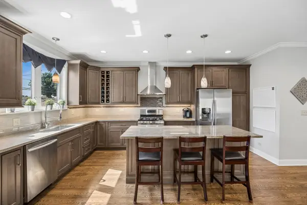 5137 S Mobile AVE, Chicago, IL 60638