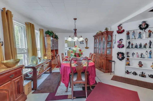 3018 Enoch AVE, Zion, IL 60099