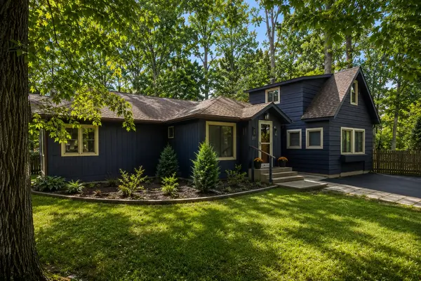 217 Wander WAY, Lake In The Hills, IL 60156