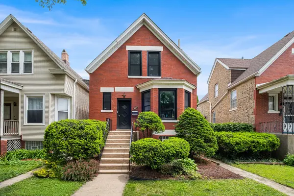 4227 N Whipple ST, Chicago, IL 60618