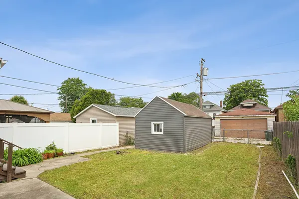 7932 W Cressett DR, Elmwood Park, IL 60707
