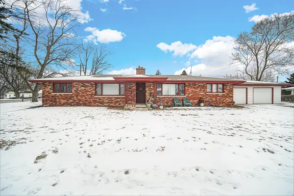 463 Orchard LN, Beecher, IL 60401