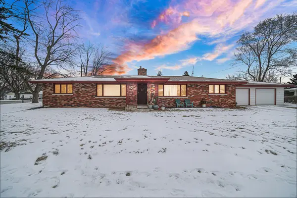 463 Orchard LN, Beecher, IL 60401