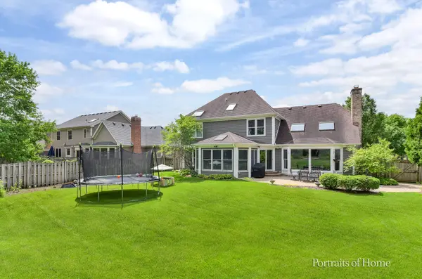 581 Tanager LN, West Chicago, IL 60185