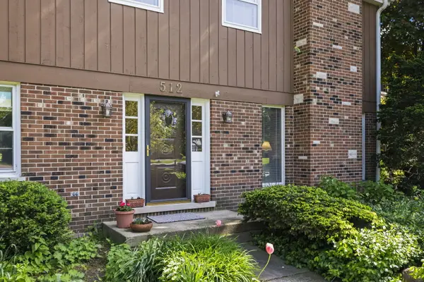 512 S Bristol LN, Arlington Heights, IL 60005