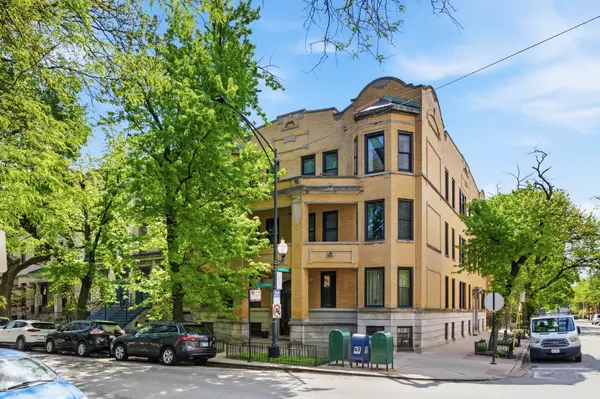559 W Fullerton Pkwy #1W, Chicago, IL 60614