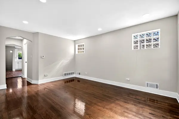 114 W 126th PL, Chicago, IL 60628