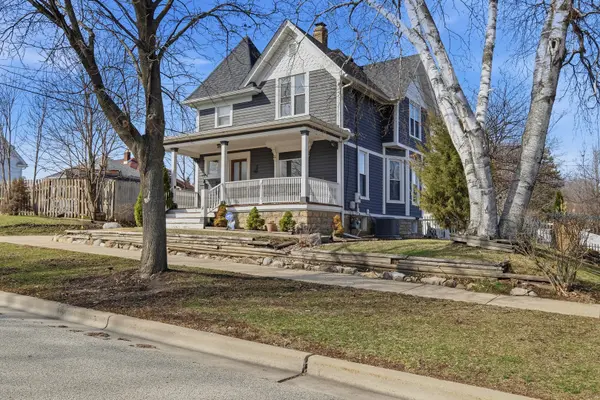 410 Standish ST, Elgin, IL 60123