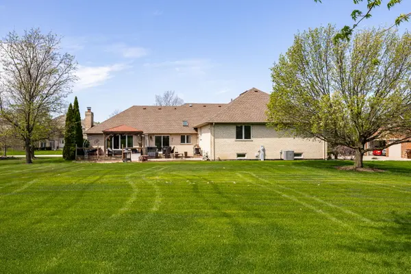 13201 Meadow Hill LN, Lemont, IL 60439