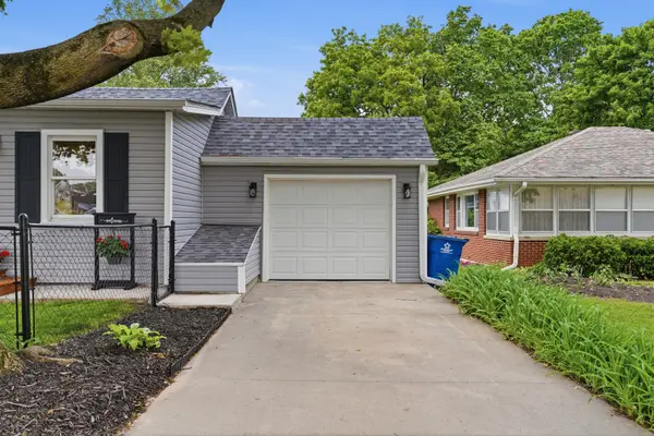223 E 8th ST, Dixon, IL 61021