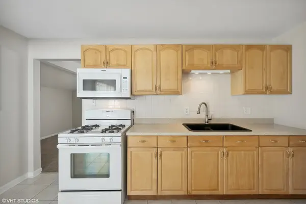 564 White Oak RD, Bolingbrook, IL 60440