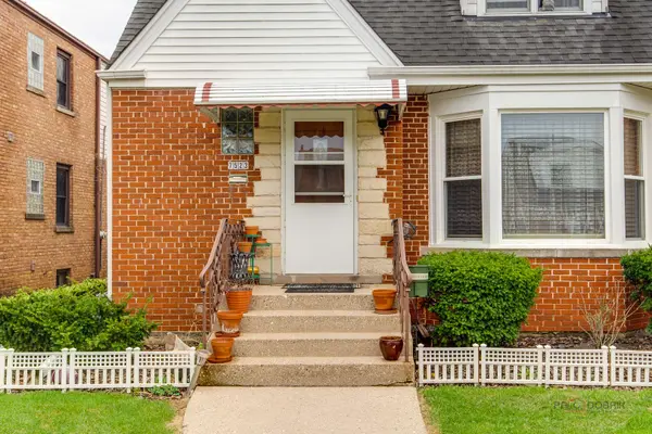 7523 W Cleveland ST, Niles, IL 60714