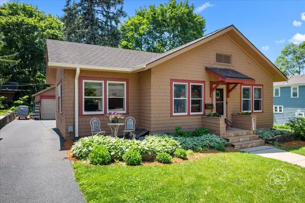 211 Walnut AVE, St. Charles, IL 60174