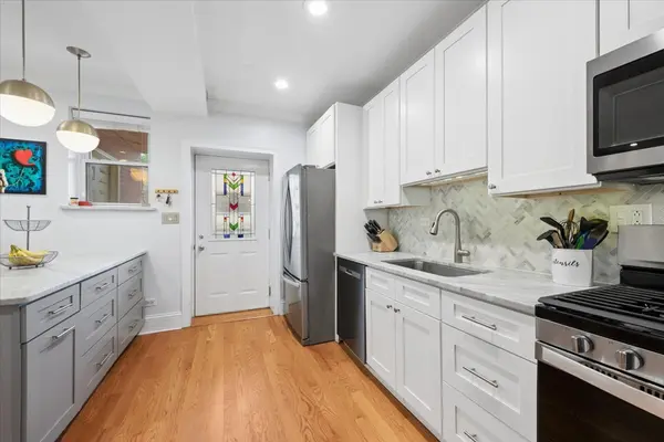 2018 W Farragut AVE #3, Chicago, IL 60625