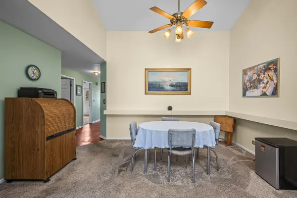 213 Winding Oak LN, Buffalo Grove, IL 60089
