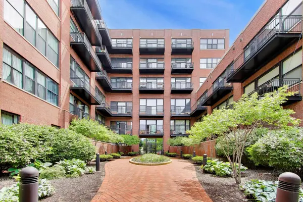 2323 W Pershing RD #327, Chicago, IL 60609