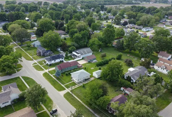 000 W Oak ST, Coal City, IL 60416