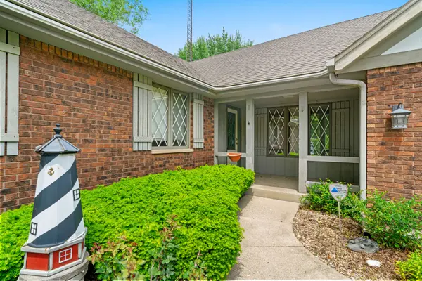 2445 Coach And Surrey LN, Aurora, IL 60506