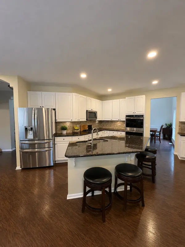 1844 S Robin CT, Libertyville, IL 60048
