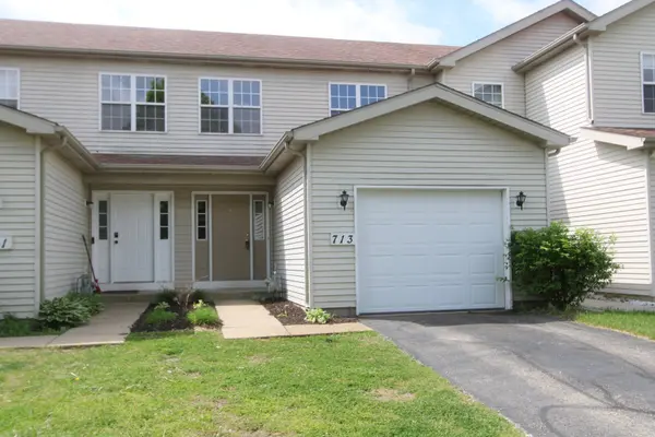 713 Carlisle DR, Woodstock, IL 60098