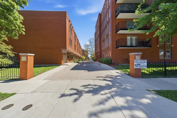 1038 Susan Collin LN, Oak Park, IL 60302