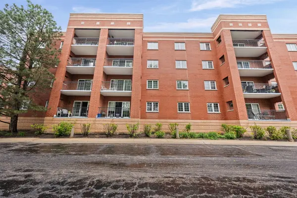 59 S Hale ST #103, Palatine, IL 60067