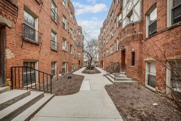 4126 N Kedvale AVE #202, Chicago, IL 60641