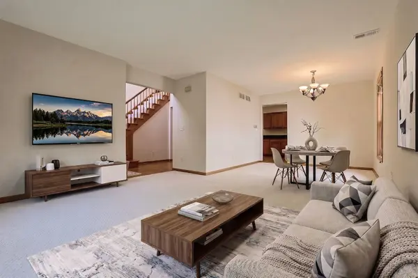 3191 Village Green DR, Aurora, IL 60504