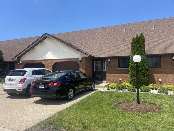 205 Fairview DR, Manhattan, IL 60442