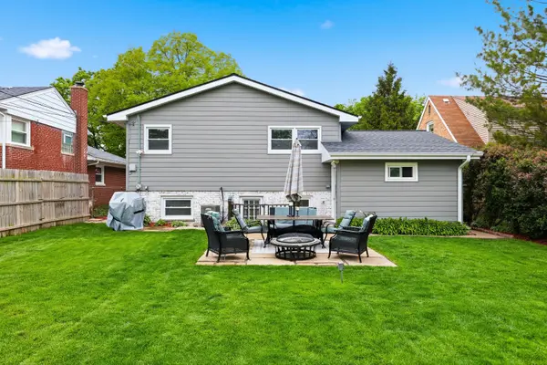 639 N Kaspar AVE, Arlington Heights, IL 60004