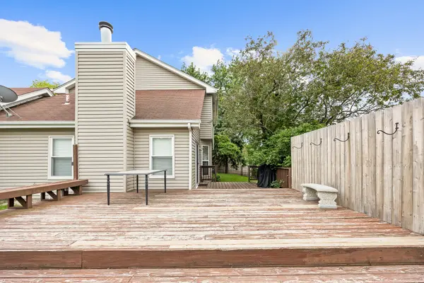 2 Buckboard CT, Bolingbrook, IL 60490