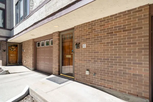 425 S Oak Park AVE #C, Oak Park, IL 60302