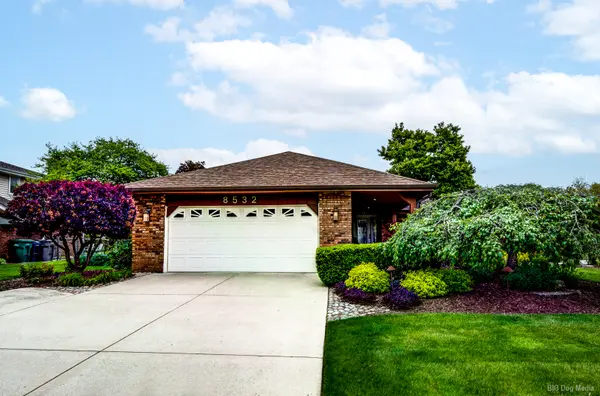 8532 Golfview DR, Orland Park, IL 60462