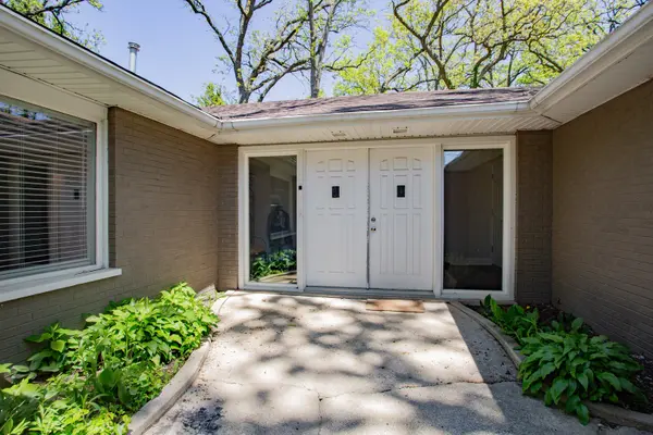 29W625 Hawthorne LN, West Chicago, IL 60185