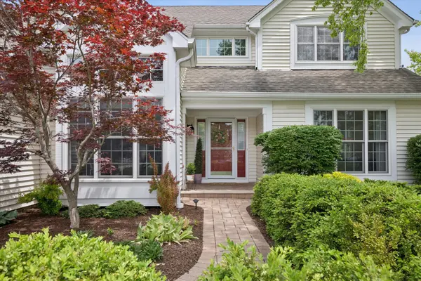 755 Warwick CT, Lake Zurich, IL 60047