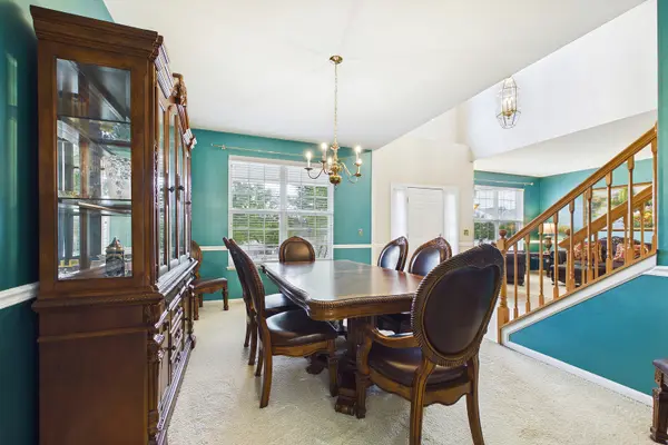 680 N Silver Leaf LN, Round Lake, IL 60073